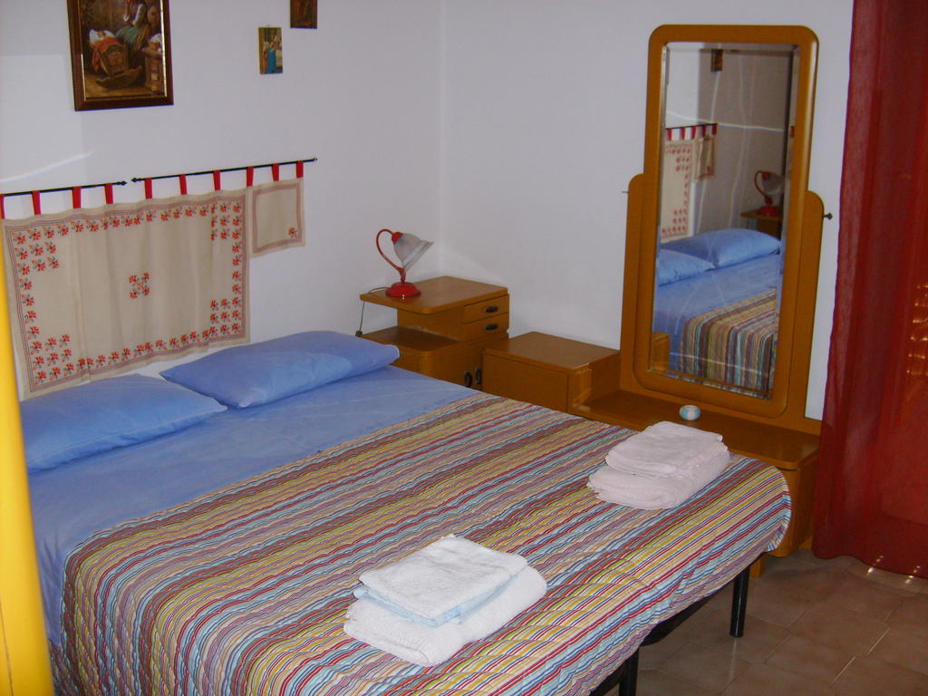 Bed and Breakfast Bed&Breakfast 5 Di Spade Gioiosa Marea Zimmer foto